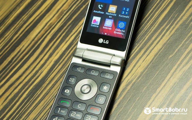 кнопочный смартфон LG Smart Folder