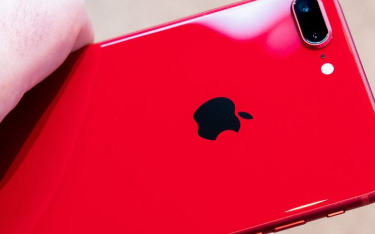 красные смартфоны iPhone 8